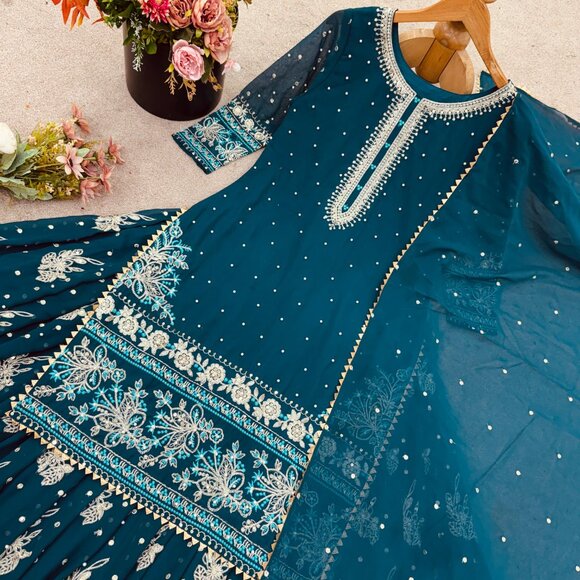 GEORGETTE WITH HEAVY EMBROIDERY SALWA SUIT - Picture 7 of 8